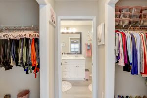 19-web-or-mls-S Superior Pl-019