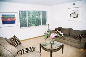 Monona-Shores-005-Apartments