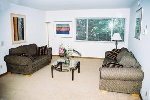 Monona-Shores-006-Apartments