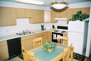 Monona-Shores-007-Apartments