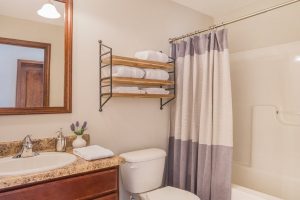 Residences-at-025-Oak-View